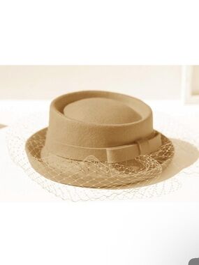 Classic Tan 100% Wool Vintage-style Pillbox Hat with Veil - NWOT